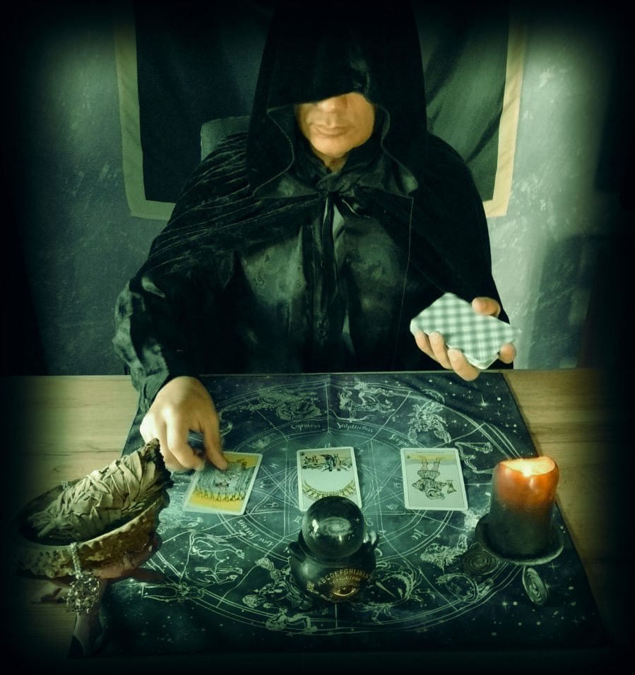 Cartomante e esperto di magia naturale