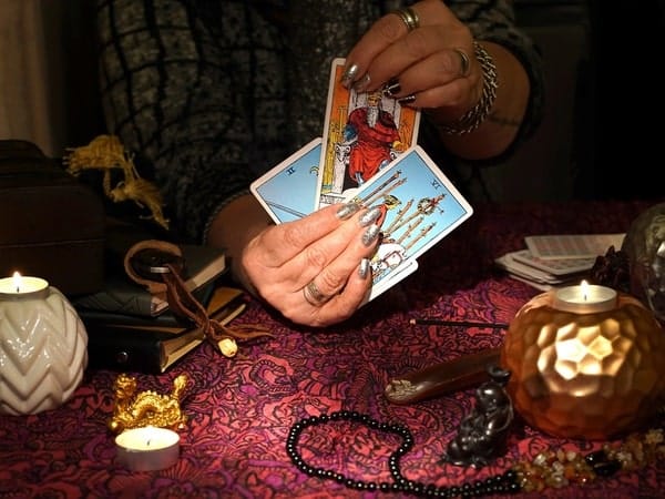 Cerchiamo cartomanti sensitive per il nostro sito 