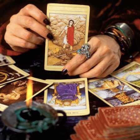 Tarocchi di clara: risposte chiare dal tuo destino