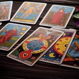 Tarocchi online: clara, la cartomante esperta