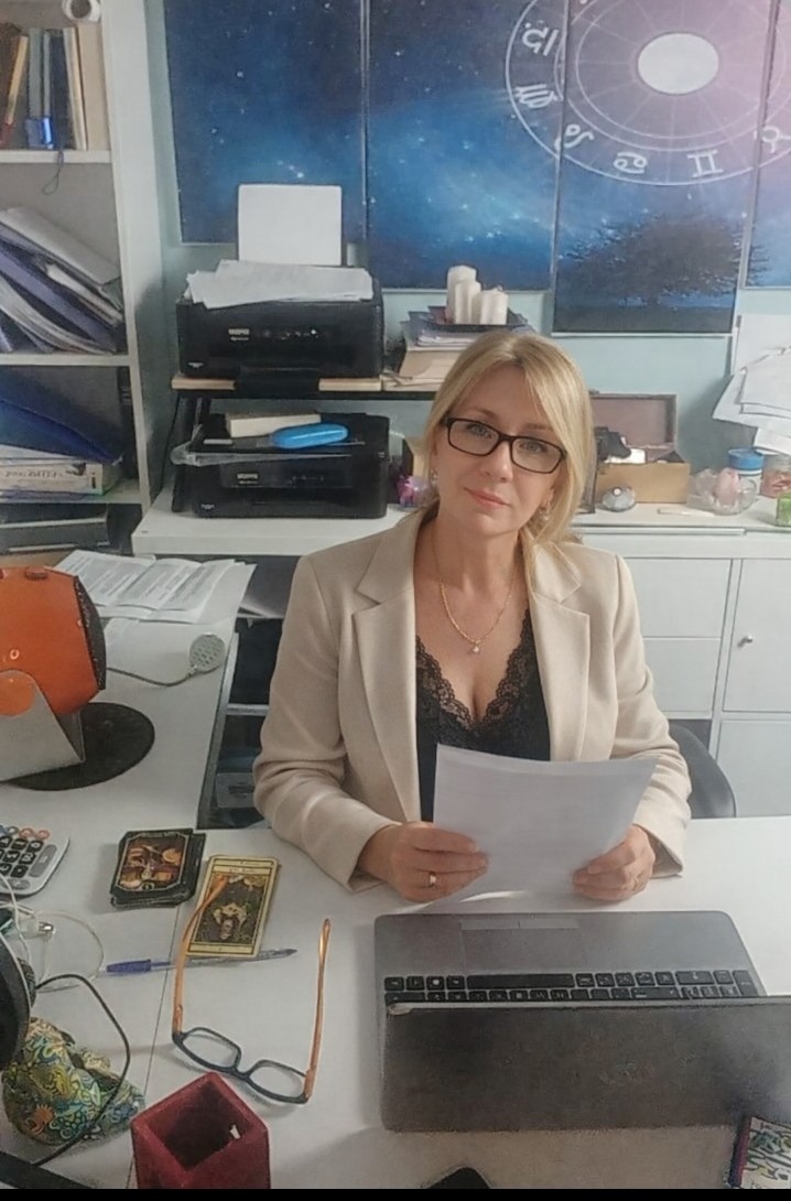 Akire artomante astrologa