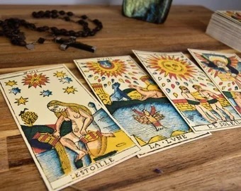 Tarocchi di clara: scopri il tuo futuro