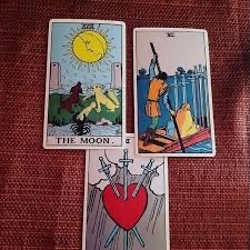 Cartomante clara: scopri il  futuro con i tarocchi