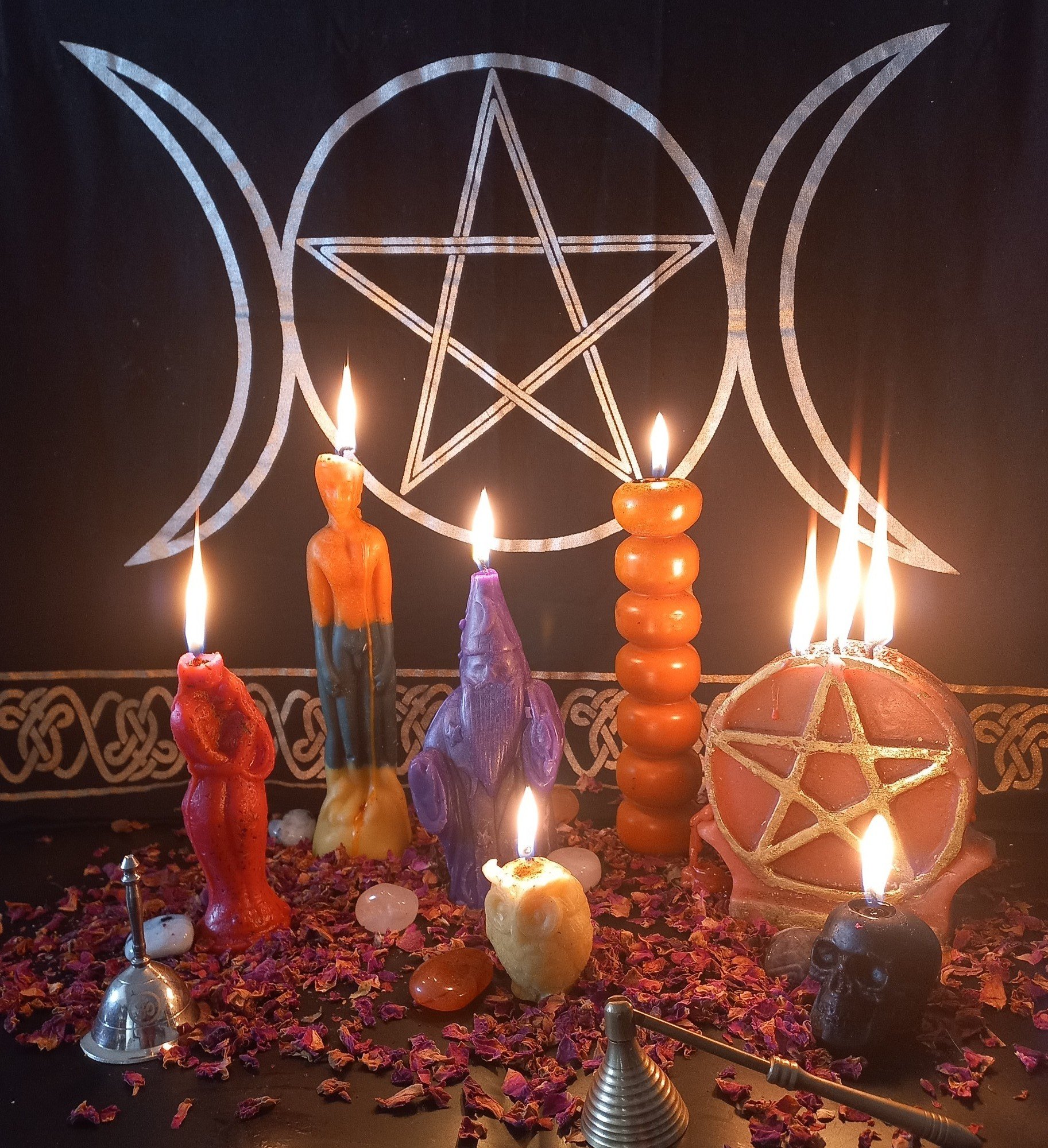 Cartomante sensitiva sacerdotessa ritualista